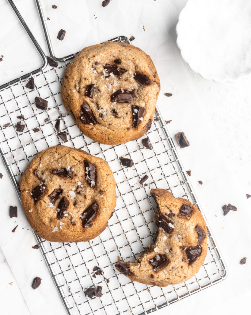 These Browned Butter Chocolate Chip Cookies are the cookies of your dreams! Perfectly chewy and full of awesome cookie flavor!