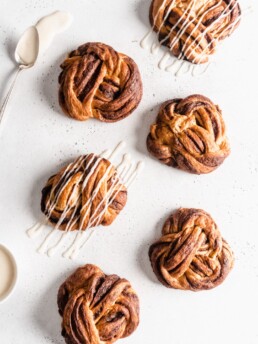 Beautiful cinnamon buns that are knotted into babka knots